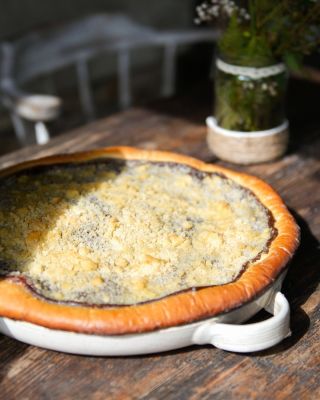 Užijte si podzimní sluníčko a zastavte se do prodejny na kousek voňavého koláče a šálek kávy 🤎 #frgal #frgaly...