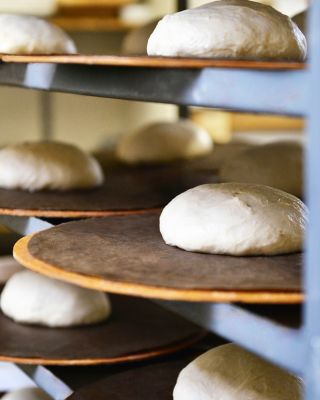 Od prvního doteku s moukou až po zlatavou kůrku z pece – všechno děláme ručně, s láskou a poctivostí, kterou jsme se...