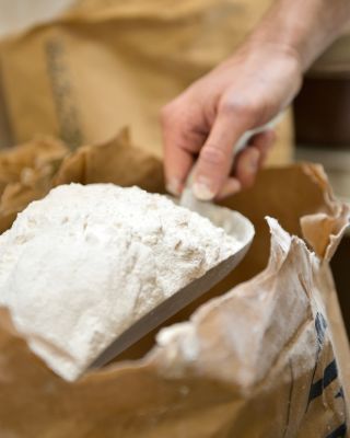 Všechno začíná od základu 🌱 V naší pekárně věříme, že poctivé frgály se dají upéct jen z poctivých surovin. Proto pečlivě...